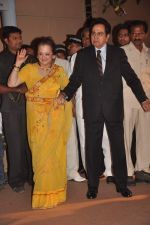 Dilip Kumar, Saira Banu at the Honey Bhagnani wedding reception on 28th Feb 2012 (75).JPG